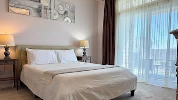 3 bedrooms, desk, iron/ironing board, free WiFi