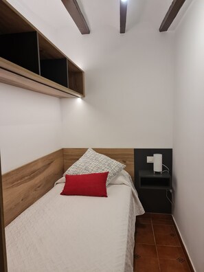 2 bedrooms, iron/ironing board, free WiFi, bed sheets - Raoret House in the Old Town (Villajoyosa)