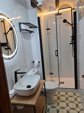 Hair dryer, towels, soap, shampoo - Raoret House in the Old Town (Villajoyosa)