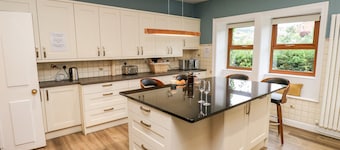 The Old Post Office - Pet Friendly Group Stays in Holmfirth