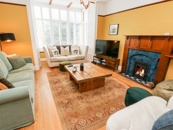Cottage | Living area - The Old Post Office - Pet Friendly Group Stays in Holmfirth (Holmfirth)