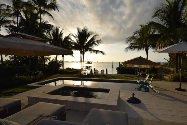 Outdoor pool, a heated pool - PARADISE IN KEY LARGO (Key Largo)