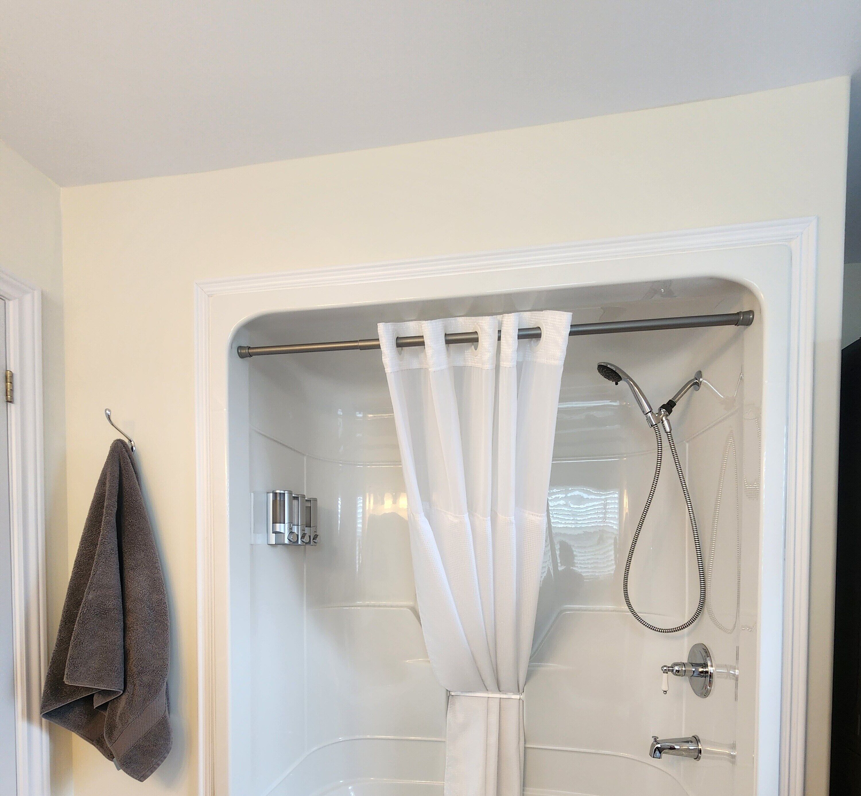 مجففات شعر، مناشف، صابون، شامبو