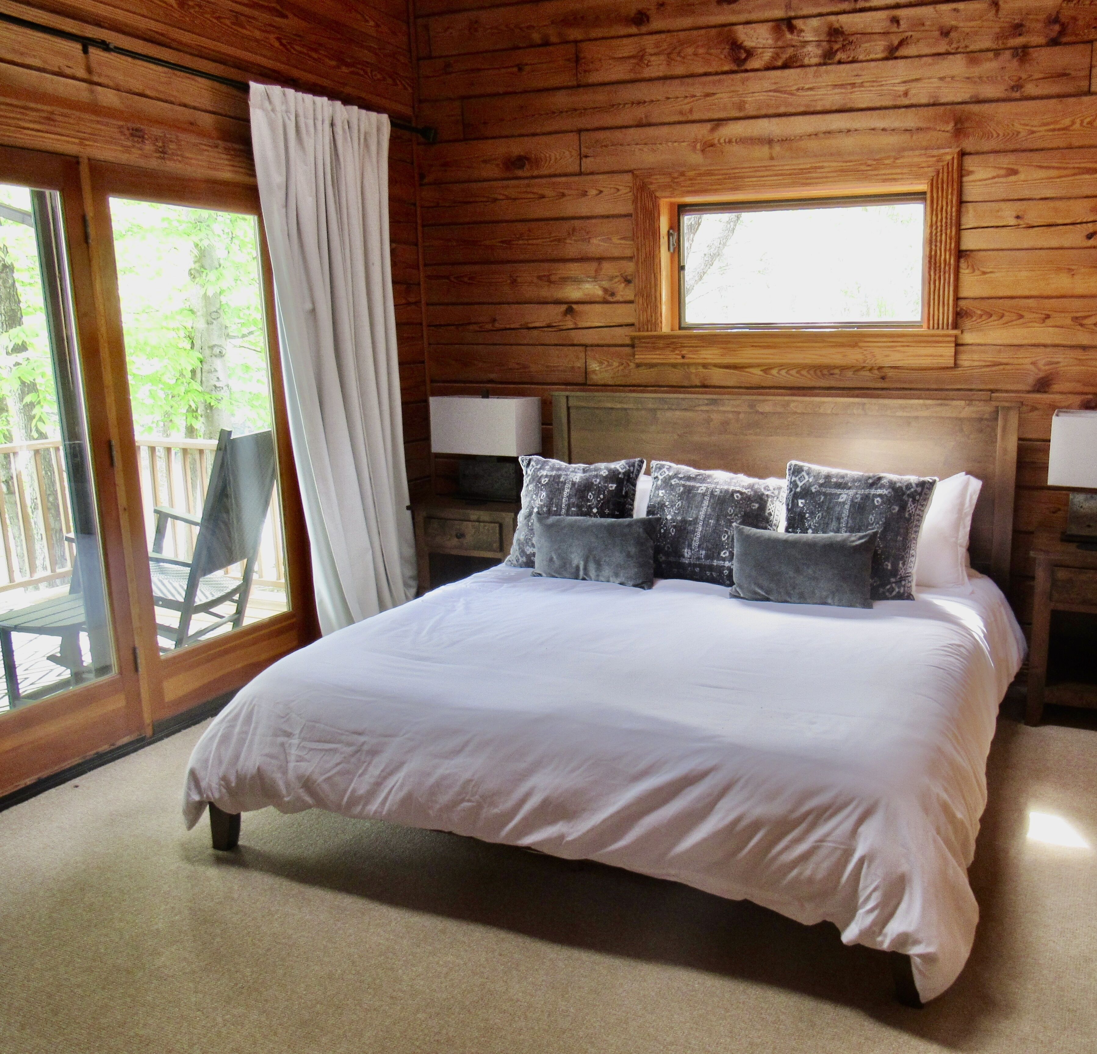 Mountain Retreat at the Lake