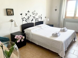 3 soverom, strykejern/-brett, reiseseng for barn og wi-fi (inkludert)