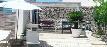 Spacious villa with private pool and parking 6 beds.