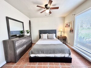 4 Schlafzimmer, Bügeleisen/Bügelbrett, WLAN, Bettwäsche