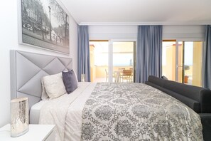 Iron/ironing board, free WiFi, bed sheets - Deluxe studio with huge terrace - Romana Playa beachfront (Marbella)