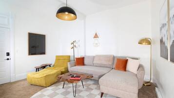 Televisión, videojuegos y tenis de mesa