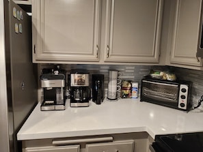 Fridge, microwave, stovetop, dishwasher