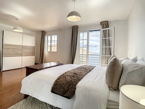 3 chambres, fer et planche Ă repasser, Wi-Fi gratuit, draps fournis