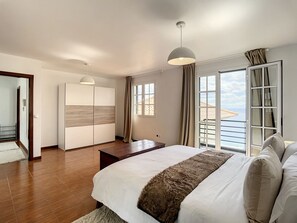 3 chambres, fer et planche Ă repasser, Wi-Fi gratuit, draps fournis