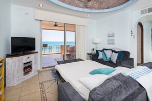 2 habitaciones, tabla de planchar con plancha, internet y ropa de cama 