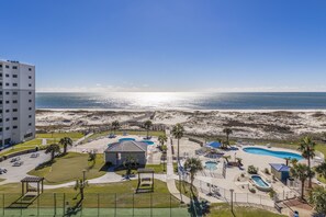 Exterior - Beachfront~1BR/1B~sleeps 6~Amenities Galore (Gulf Shores)