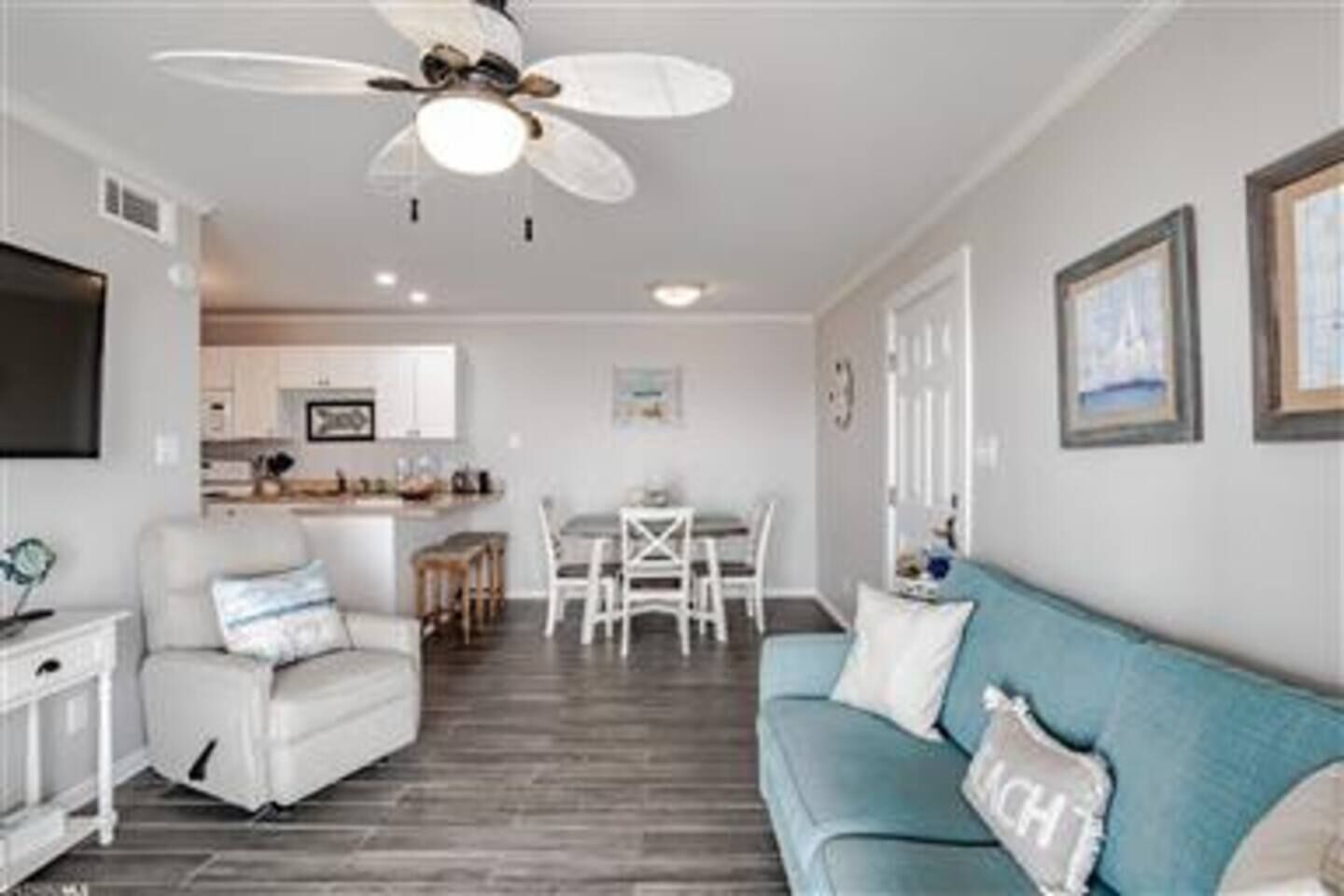 Beautiful Beachfront w/Sept Specials