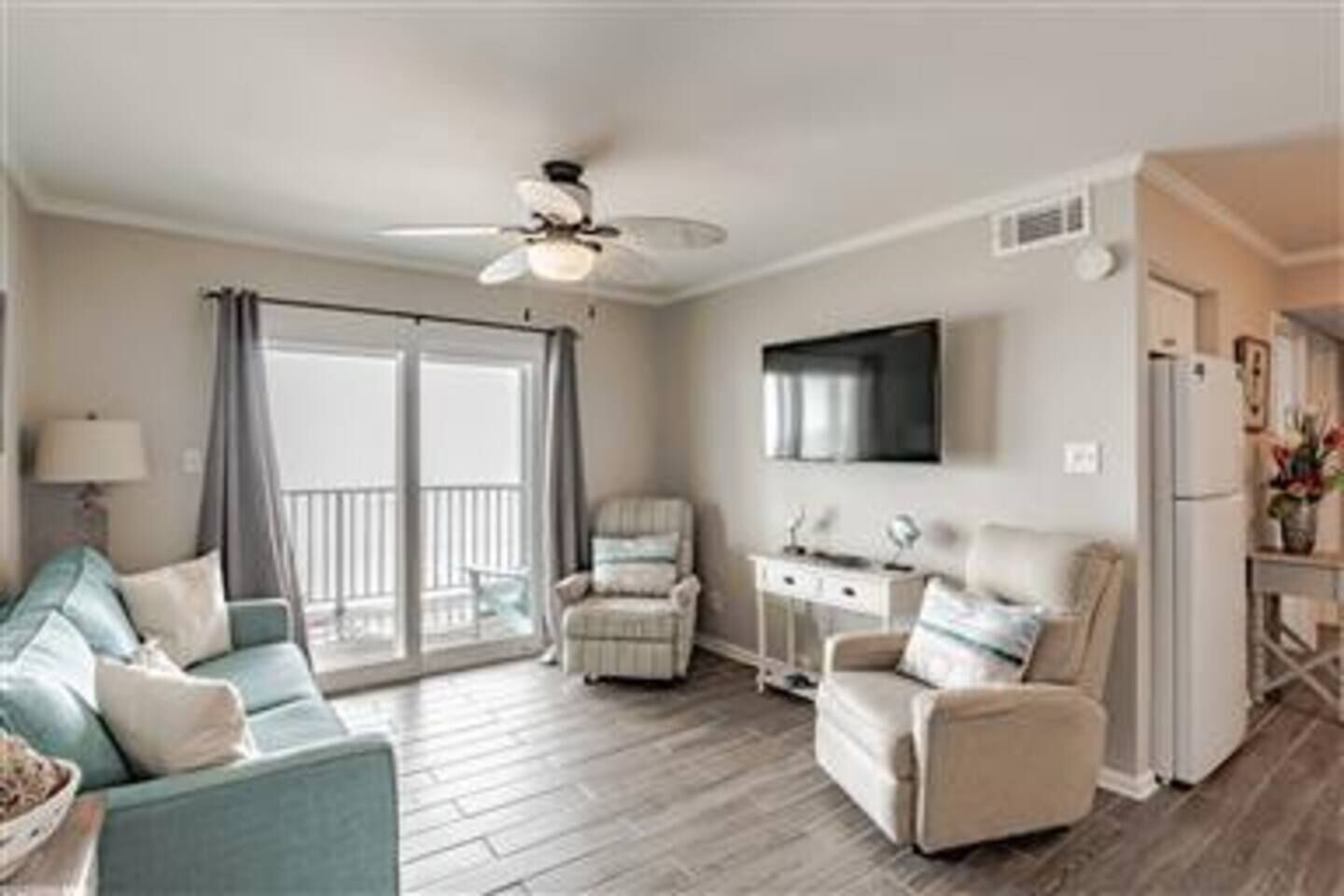 Beautiful Beachfront w/Sept Specials