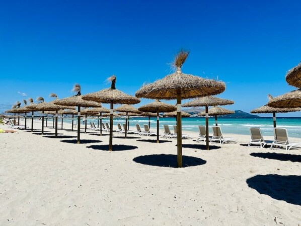 In StrandnĂ€he, StrandtĂŒcher