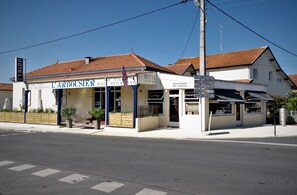 واجهة المنشأة