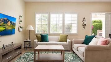 Smart TV, fireplace, Netflix, table tennis