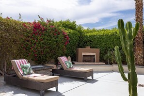 Terrace/patio - Desert Haven by VARE | Pool, Spa, Gym, Tennis! (La Quinta)