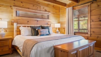 4 bedrooms, desk, iron/ironing board, free WiFi