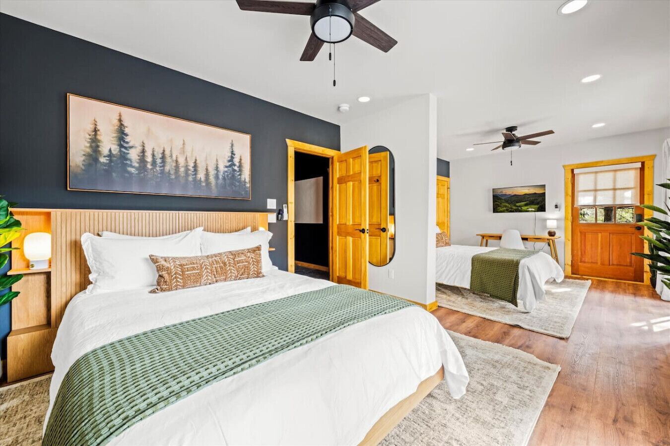 4 bedrooms, desk, iron/ironing board, free WiFi