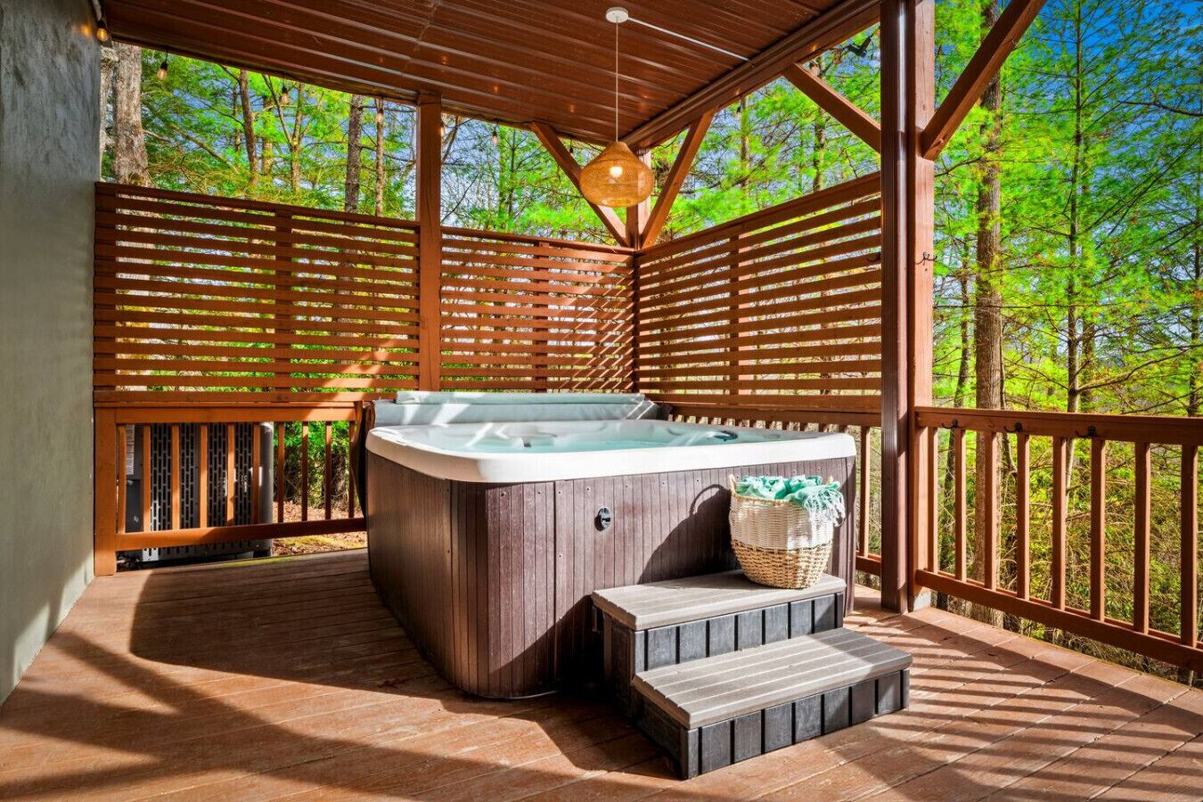 Outdoor spa tub