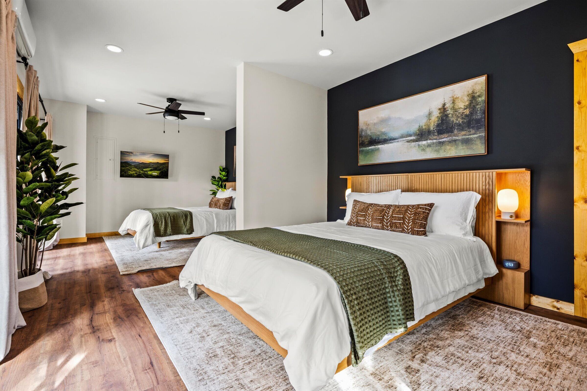 4 slaapkamers, een bureau, een strijkplank/strijkijzer, gratis wifi