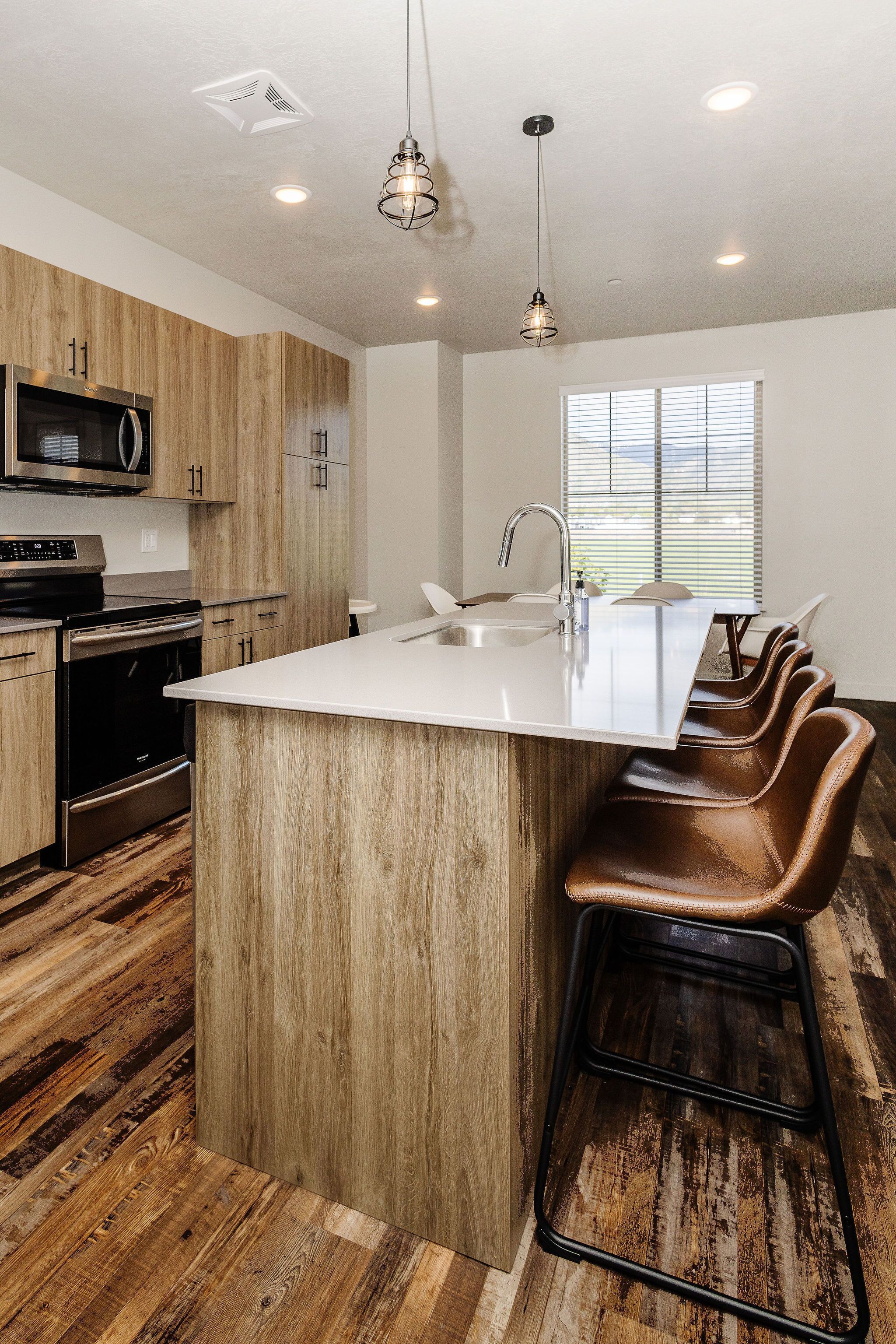 Loaded Logan Loft near USU & EVERYTHING Else - Sleeps 8 in beds