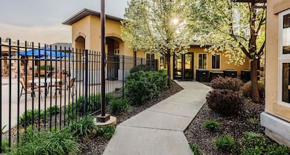 Loaded Logan Loft near USU & EVERYTHING Else - Sleeps 8 in beds