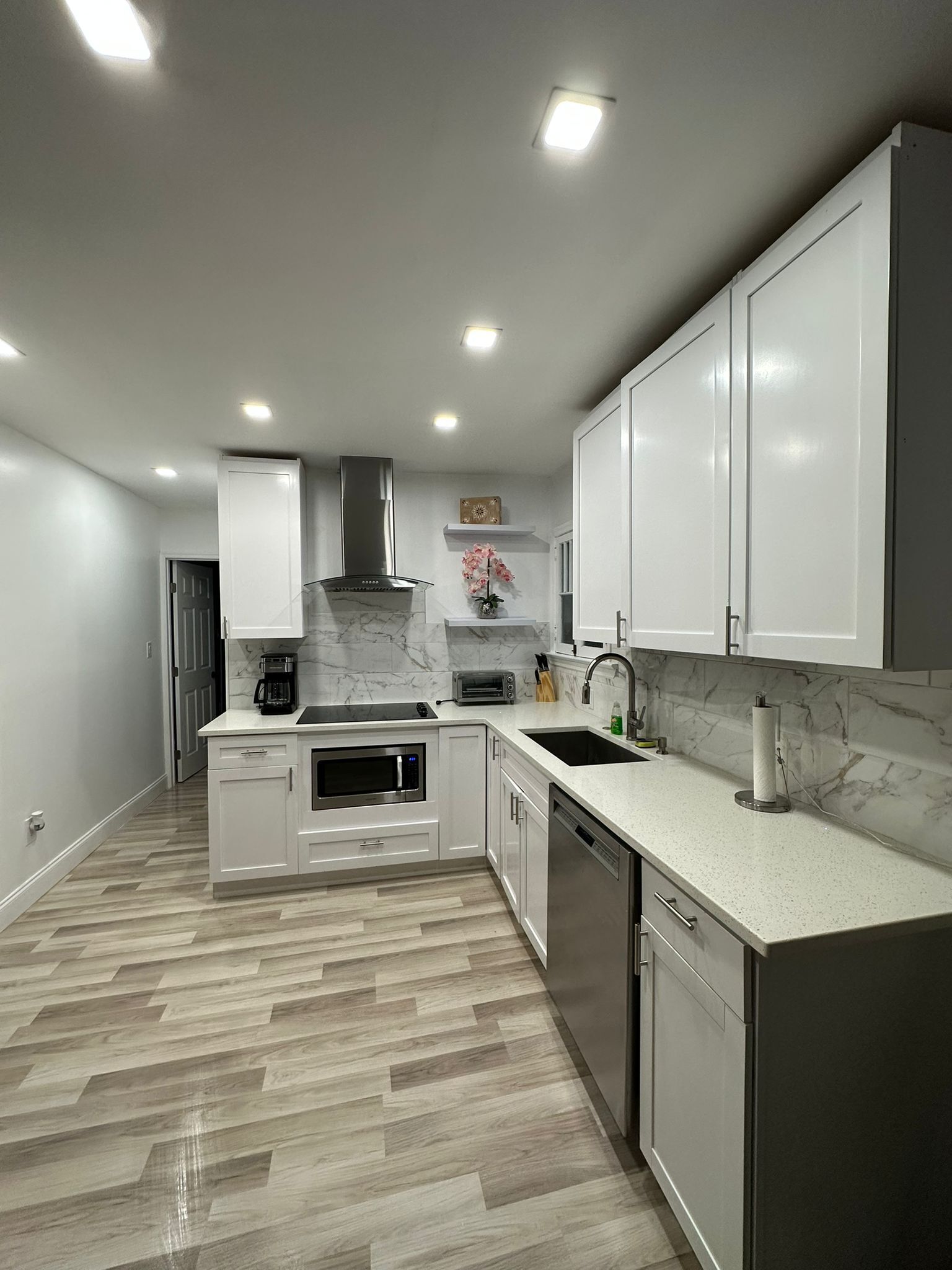 1st floor apt 3 bed/ 2 bath in downtown orlando