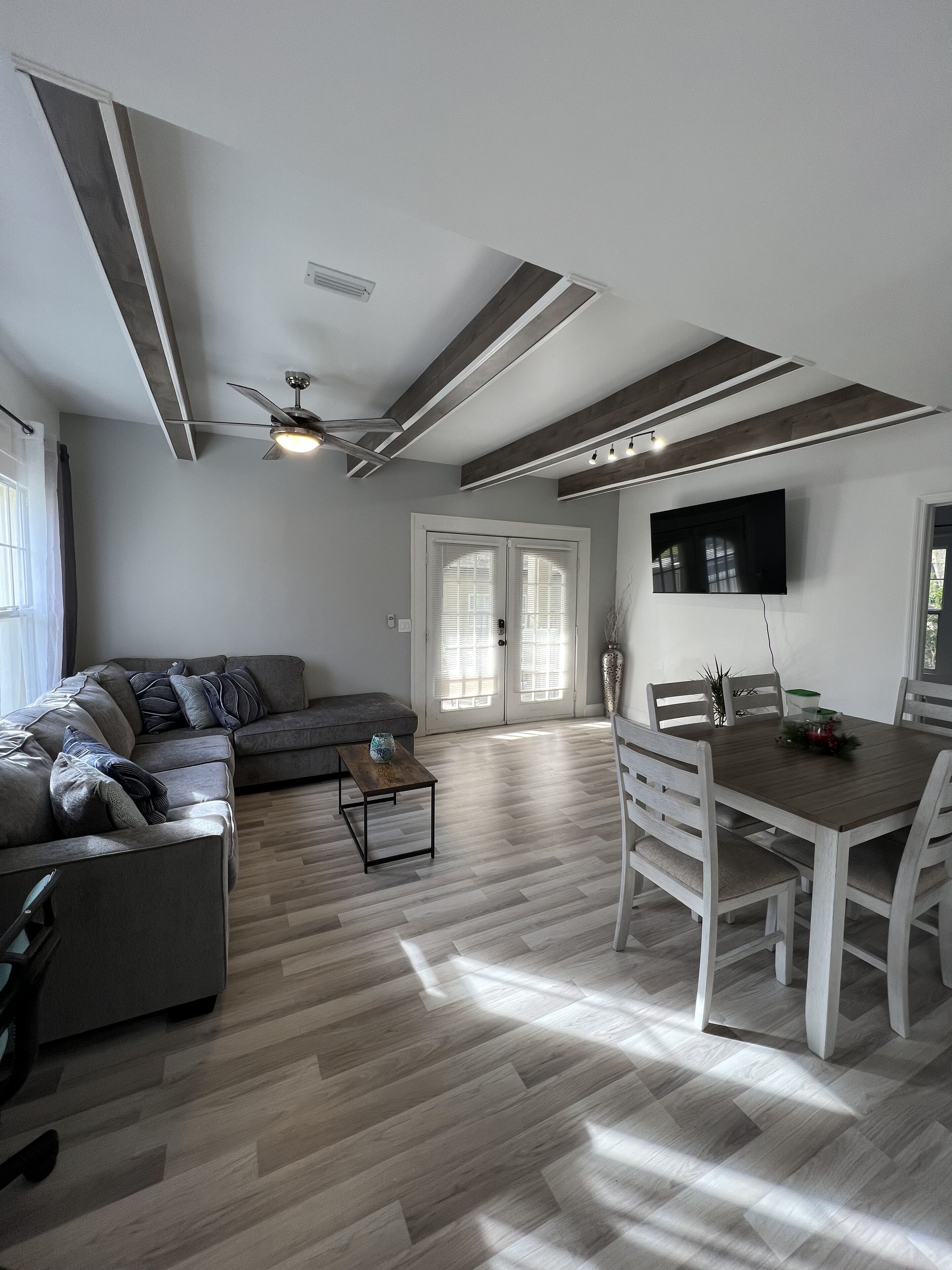 1st floor apt 3 bed/ 2 bath in downtown orlando