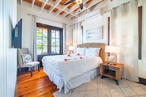 4 bedrooms, iron/ironing board, free WiFi, bed sheets - Athena's Mahogany House & The PoolClub at Mahogany Bay (San Pedro)