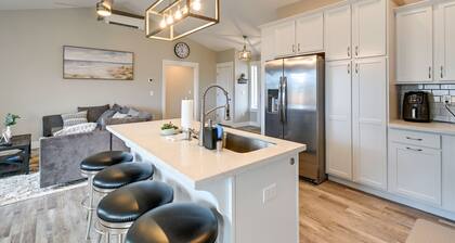 Ocean Shores Home w/ Game Room - Walk to Beaches!