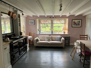 Living area - Countryside cottage in the hills (Haddington)