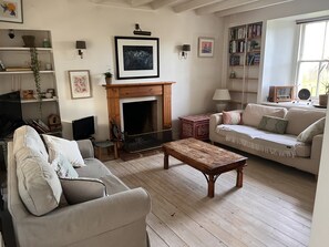 Living area - Countryside cottage in the hills (Haddington)