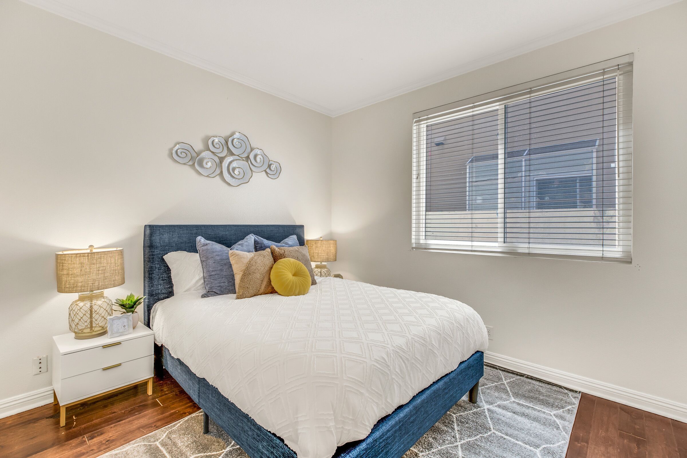 4 bedrooms, travel cot, WiFi, bed sheets