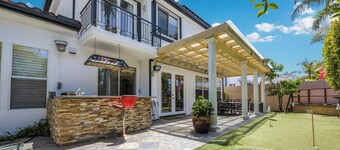 LUX  - Amazing Huntington Beach City Home Walk 2 Beach And Close to Disney