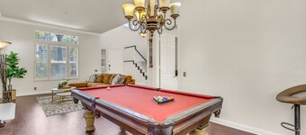 LUX  - Amazing Huntington Beach City Home Walk 2 Beach And Close to Disney