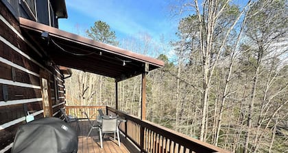 Cabin on the Lake! Just minutes from Daniel Boone National Forest.
