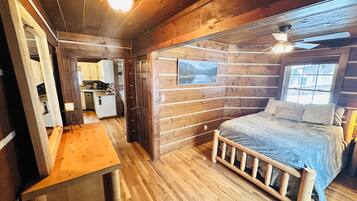 3 bedrooms, desk, free WiFi, bed sheets