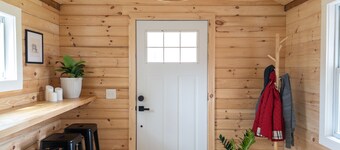 Chic Catskills Cabin w/ Fireplace, Firepit, 30min to Ski Big Bear Resort.