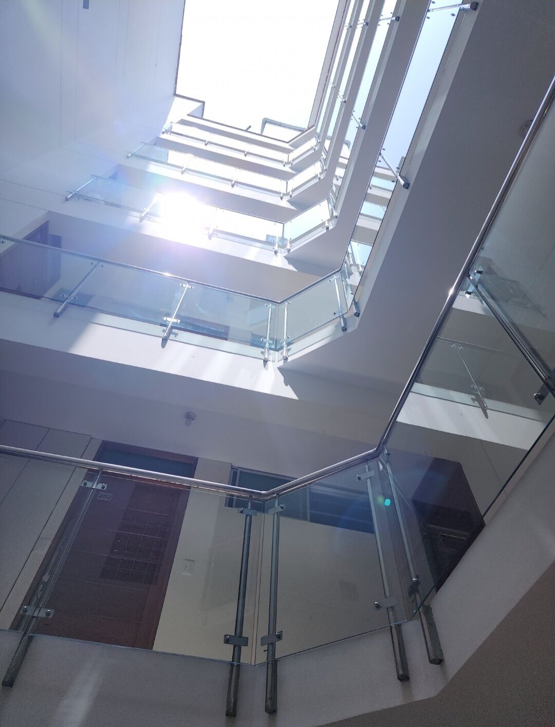 المنشأة من الداخل