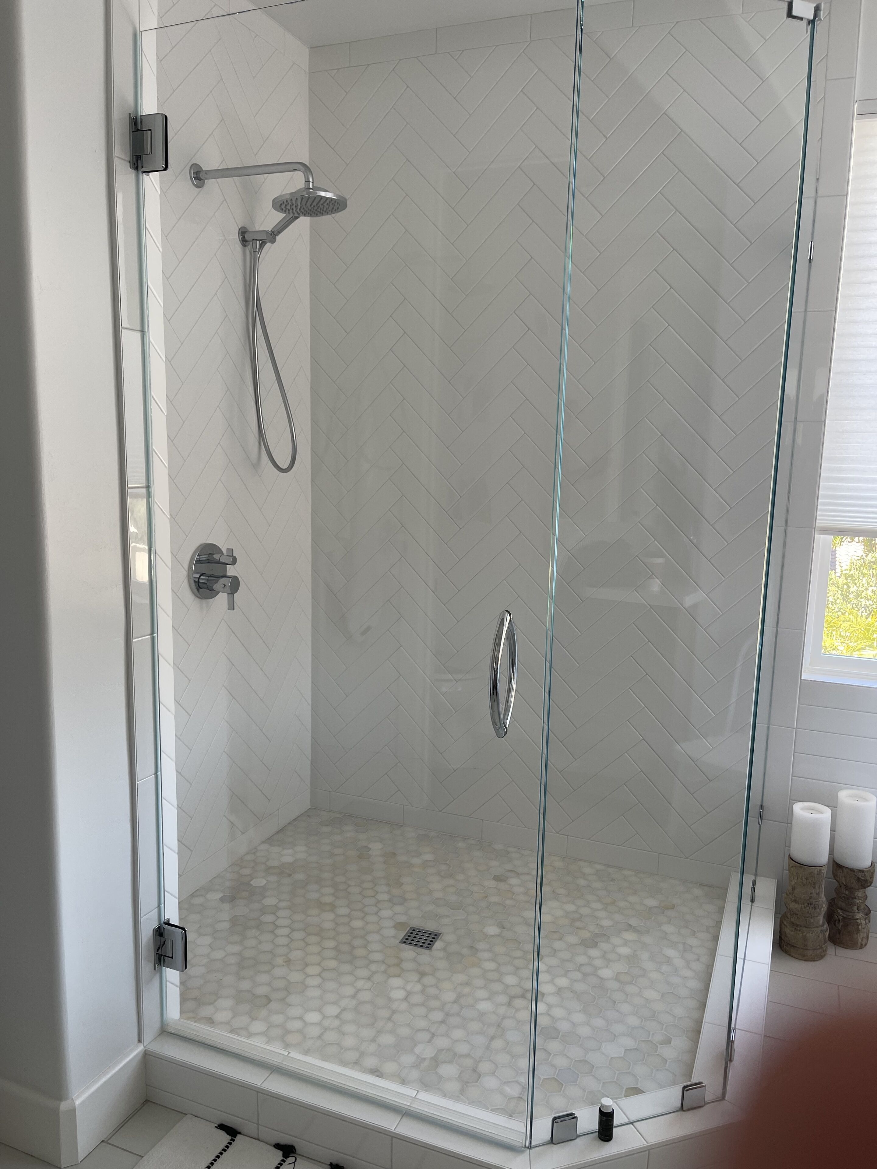 Beautiful Carlsbad upgraded home with chefs kitchen and ocean views!