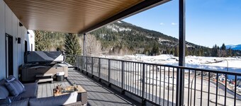 The Big Deck by Revelstoke Vacations