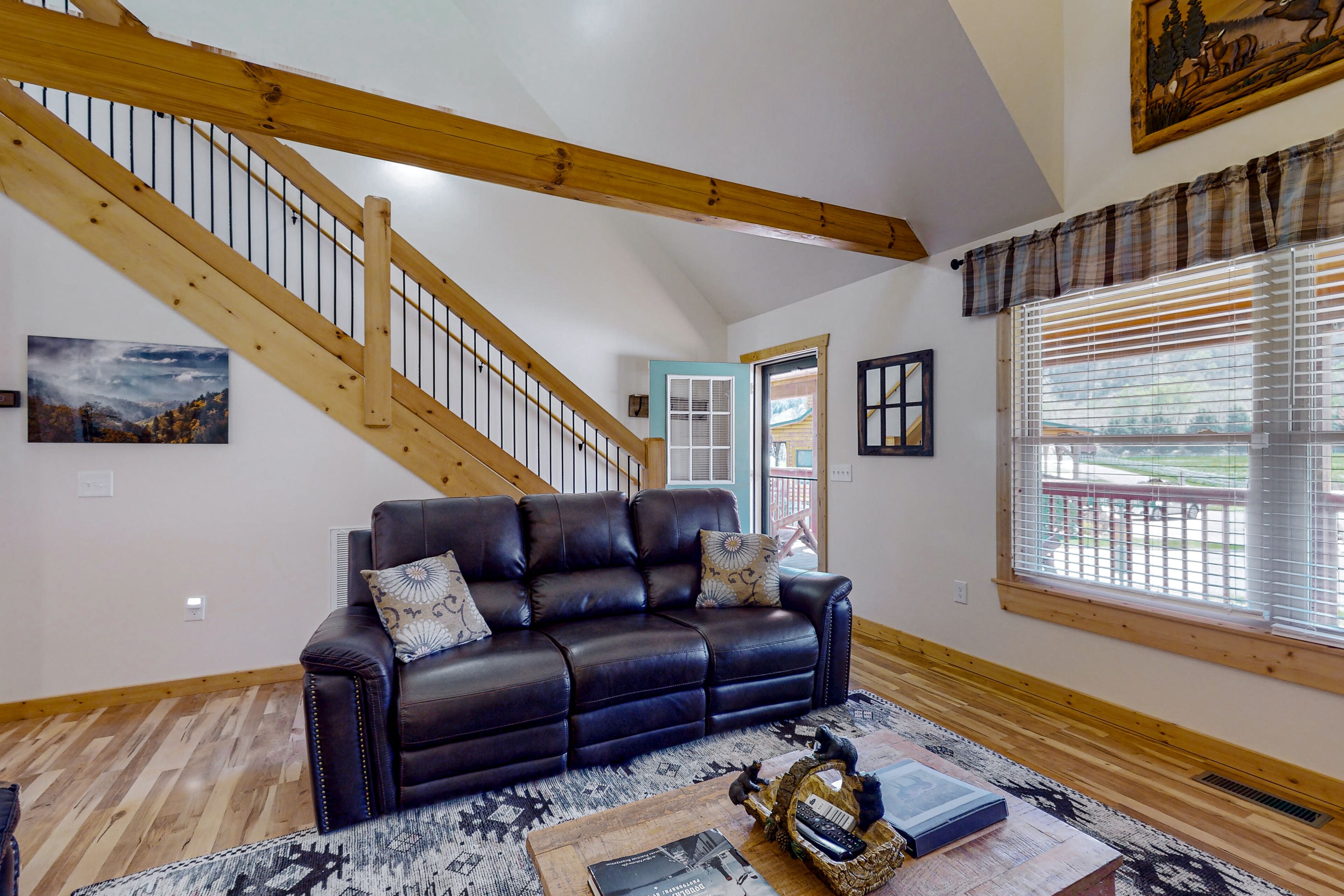 Beautiful mountain home with fireplace, gorgeous views, W/D, grill, and deck