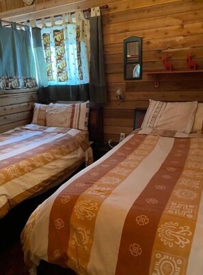 Room - Carmi Station Comfy Cabin (Beaverdell)