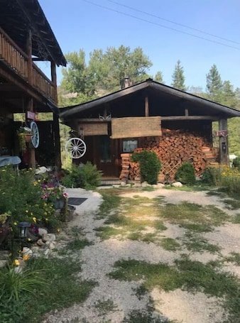 Exterior. Carmi Station Comfy Cabin