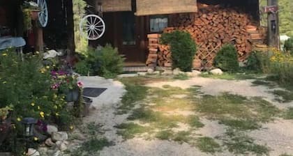 Carmi Station Comfy Cabin