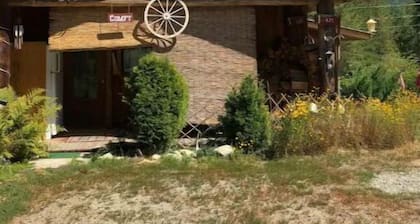 Carmi Station Comfy Cabin